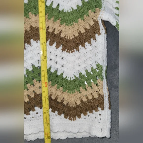 Truth by Republic Green Brown White Chevron Cropped Crochet Sweater - Picture 9 of 10